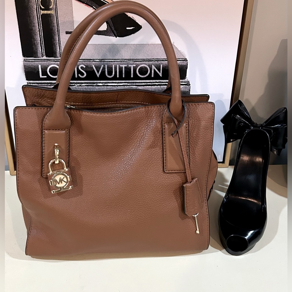 Michael Kors Tan Leather Tote Bag - Picture 2 of 11